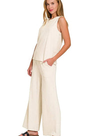 Zenana Cotton Slub Tank and Pants Set in sand beige; sleeveless tank and wide-leg pants 여자 실내복 착장 아웃핏.