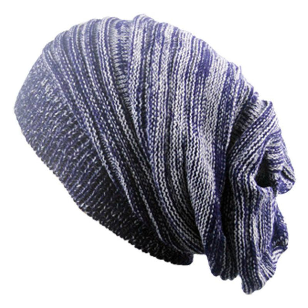 Two-color pleated pullover hat in navy blue and white, stylish and cozy accessory.