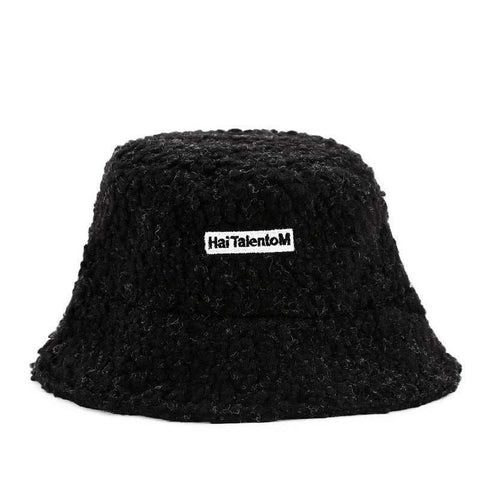 Lambswool Female Fishing Cap, black, short brim, retro style.