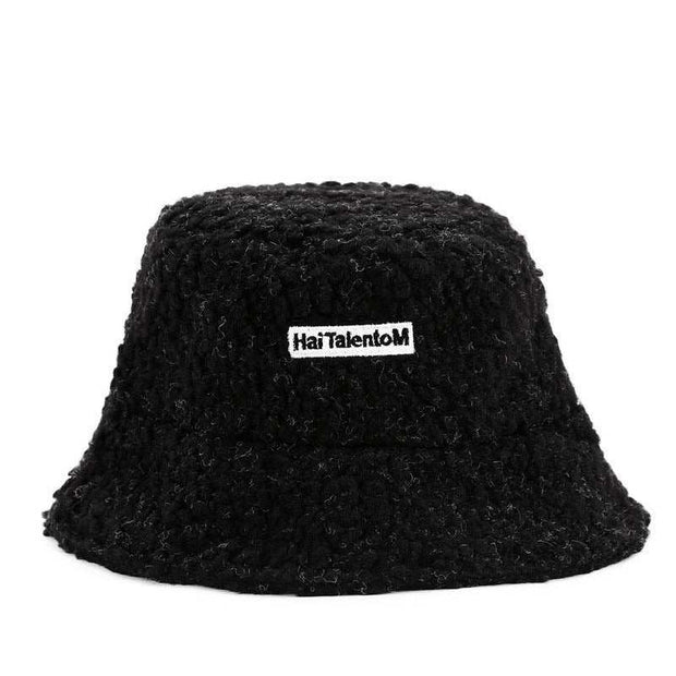 Lambswool Female Fishing Cap, black, short brim, retro style.