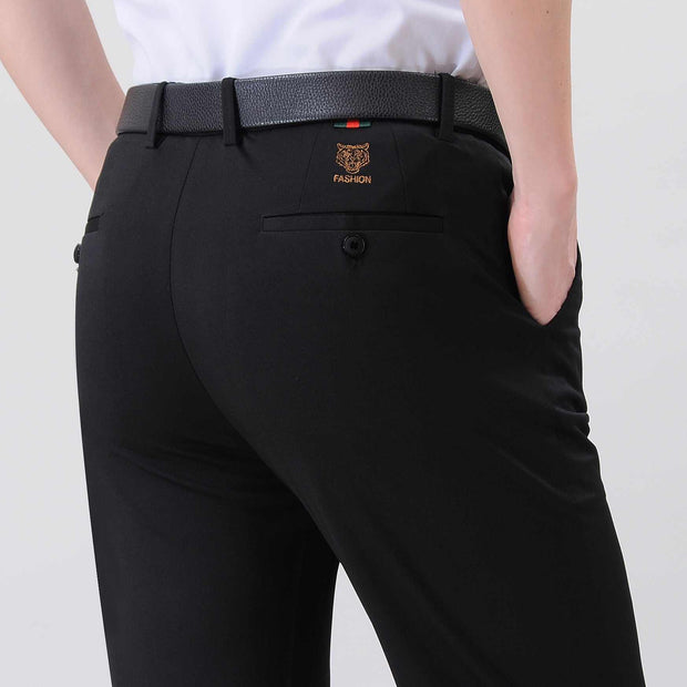 Anti-Wrinkle Business Trousers in black, tailored fit, perfect for professional settings.