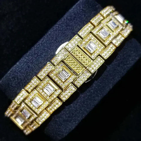 Luxury crystal watch for men with exquisite detailing, showcasing brilliance and elegance.
