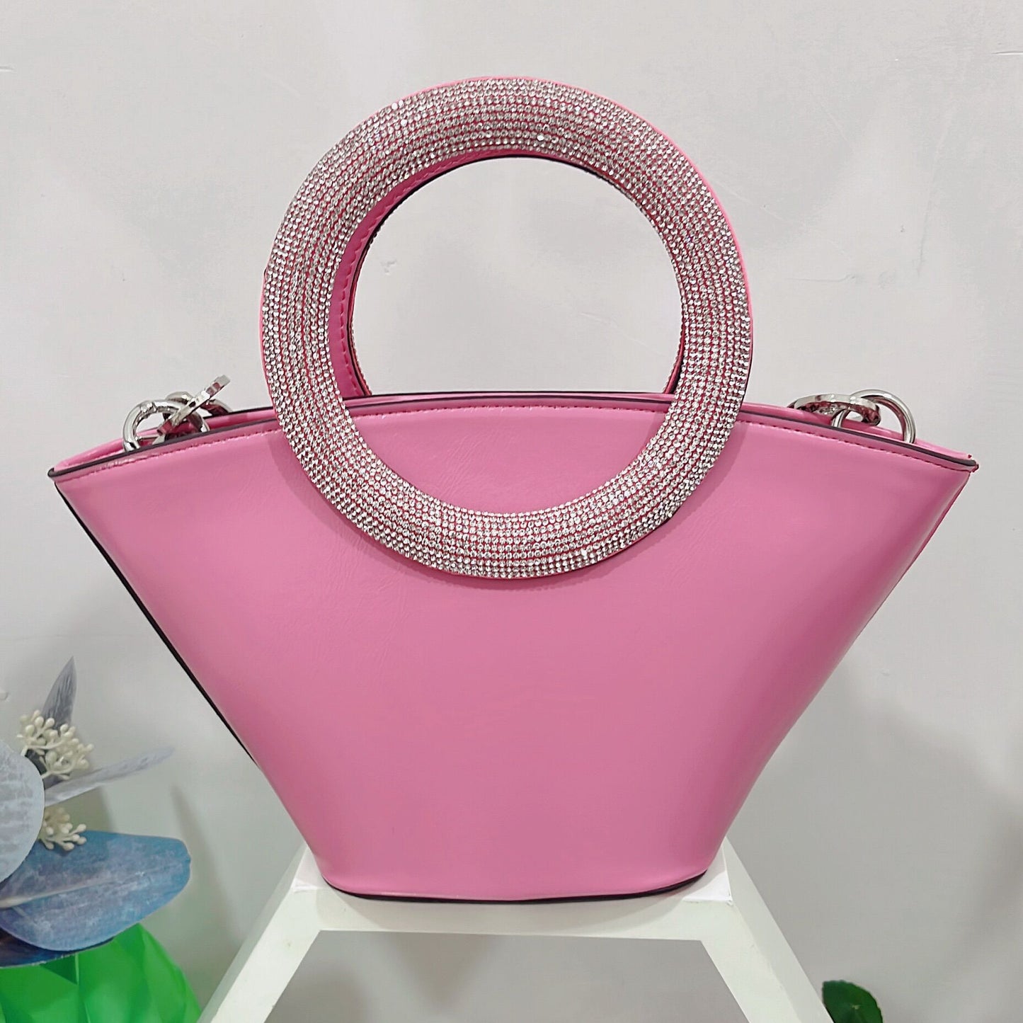 Diamond Round Handle Clutch