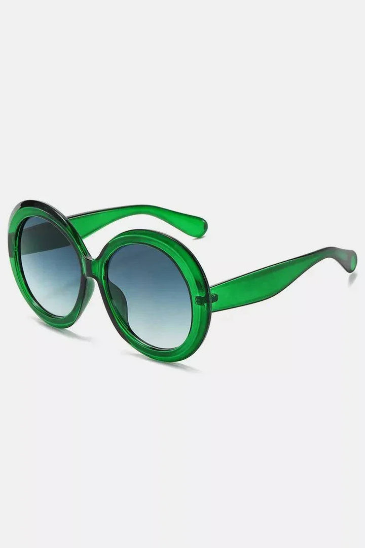 Oversized round sunglasses with lightweight durable frames for stylish everyday wear