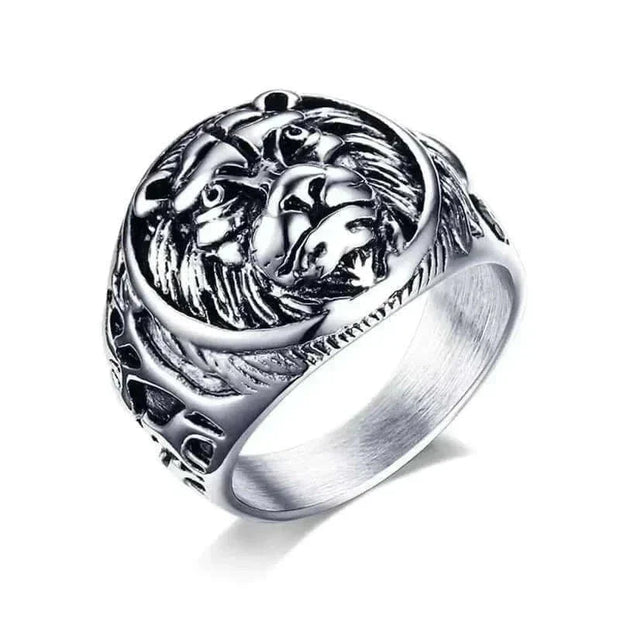 Vintage lion head ring in electric silver, intricate design, stainless steel.