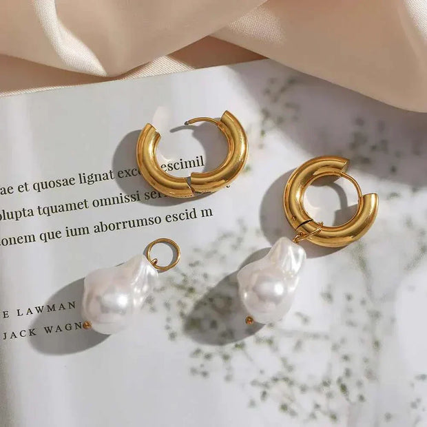 Exquisite water drop earrings with a cascading design, blending elegance and versatility for any occasion.